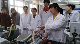 说明: F:\教务\2017教务文件\关于开展九色
第四届实验教学大奖赛的通知\预赛照片\微信图片_201711241504362.jpg